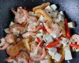 Foto langkah ke 3 dari resep Udang Tahu Masak Santan.