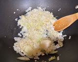 A picture of step 2 of Miki Bihon Guisado.