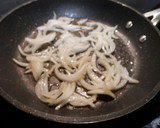 Foto del paso 2 de la receta: Hojaldre de champiñones y queso