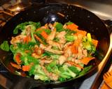 Foto del paso 3 de la receta POLLO CHOW MEIN. JON STYLE