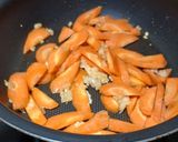 Foto langkah ke 3 dari resep 760. Tumis Brokoli Wortel ala Chinese Resto.
