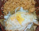 Foto del paso 3 de la receta: Chilaquiles con huevo en salsa verde