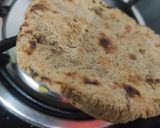 बाजरे की रोटी (Bajre ki roti recipe in Hindi) रेसिपी चरण 4 फोटो