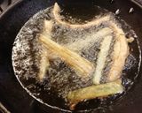 Foto del paso 3 de la receta: Cena liviana: Tempura de pencas, zanahoria y apio