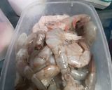 Foto langkah ke 1 dari resep Udang saus barbeque lada hitam.