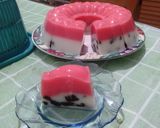 Foto langkah ke 4 dari resep Puding Strawberry Oreo edisi Kemerdekaan 🇮🇩.