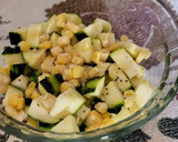 Foto del paso 2 de la receta: Budines de pan y calabacín con pasas