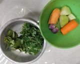 Foto langkah ke 1 dari resep Sayur Bening Kelor.