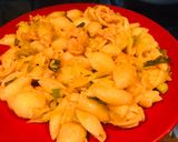 A picture of step 4 of Shell macaroni.