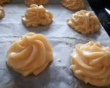 A picture of step 1 of Princess doughnuts.