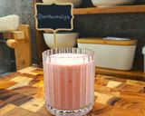 Foto langkah ke 3 dari resep Strawberry Smoothies.