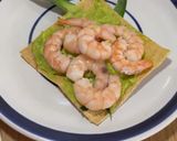 A picture of step 5 of Crispy Tostadas with Guacamole and Fresh Shrimp – An Irresistible Snack!.