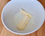 Hình bước làm 1 của món Bánh Chuối Hấp Nho Khô (Bằng Microware)