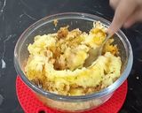 A picture of step 2 of Noodles Mirch Pakora.