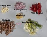 Foto langkah ke 1 dari resep Tumis Toge Ikan Asin.