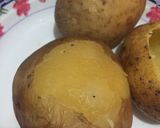 Foto langkah ke 2 dari resep Kentang Panggang Ceplok Telur.