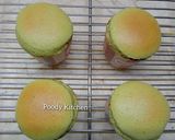 Foto langkah ke 6 dari resep Creamy Matcha Castella Cupcake.