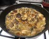 Foto del paso 3 de la receta: Bistec de ternera con guarnición de setas salteadas