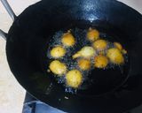 A picture of step 6 of Chatkharaydaar Dahi Baday.