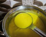 A picture of step 2 of Onion pakoda curry.