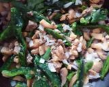Foto del paso 2 de la receta: Tortilla de huevo con champiñones y rajas