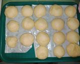 Foto langkah ke 9 dari resep Donat lembut (No Mixer No Ngulen).