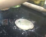 A picture of step 4 of Pyaz kalonji paratha.