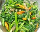 Foto langkah ke 4 dari resep Cah Kangkung Saos Tiram.