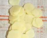A picture of step 2 of Potato pakoda.