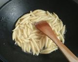 Foto langkah ke 2 dari resep Stik Keju Renyah.