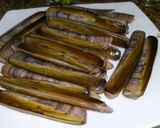 Foto del paso 2 de la receta Navajas a la plancha con ajo y perejil