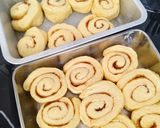 Gambar langkah 3 resipi Cinnamon rolls.