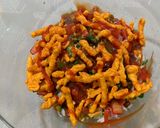 A picture of step 4 of Kurkuray ki chatpati chaat.