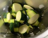 Foto del paso 2 de la receta: Crema de calabaza, calabacín y zanahoria en thermomix para cenar