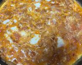 A picture of step 2 of Yemeni Lahsa (Elite Shakshuka).