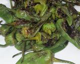 Foto del paso 3 de la receta: Pimiento del padrón a la plancha