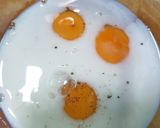 รูปขั้นตอนการทำที่ 1 ของ Breakfast : ไข่เจียวสายคลีน หม้อทอดไร้น้ำมัน