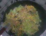 Foto langkah ke 4 dari resep Bihun Goreng Jawa Pedas.