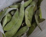 Foto del paso 1 de la receta: Edamames con vinagreta de limón en frasco 🫛🍋