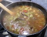 Une image de l'étape 18 de Soupe au bœuf, céleri, tomates et pois chiches.