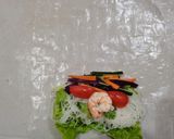 Foto langkah ke 2 dari resep Vietnamese Spring Rolls.