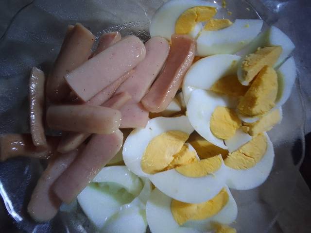 Langkah-langkah untuk membuat Cara bikin Risoles Mayonaise (telur, sosis)