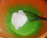Foto langkah ke 3 dari resep Pandan Chiffon Cake.