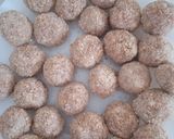Foto del passaggio 4 della ricetta Polpette saporite