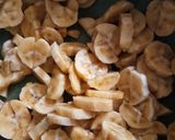 Foto langkah ke 1 dari resep Roti pisang banjar.