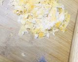 A picture of step 2 of Dry fruits murmura chikki.