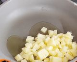 A picture of step 1 of Spanish omelette recipe.