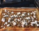 A picture of step 6 of Onion, cheese and tomato tart.