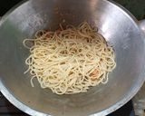 Foto langkah ke 4 dari resep 652. Spaghetti Aglio Olio.