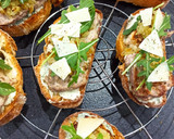 Foto del paso 3 de la receta: Tostas de solomillo al roquefort 🍞🧀